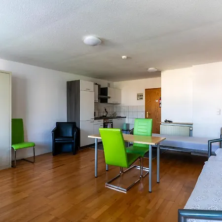 Апартаменты Monteurapartment 5 *